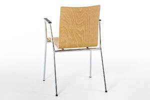 Unsere Schalenstühle aus Holz mit Armlehnen Unsere Schalenstühle aus Holz mit Armlehnen